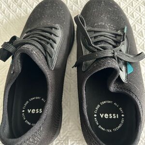 Women’s Black Vessi Weekender water proof tennis shoes size 10